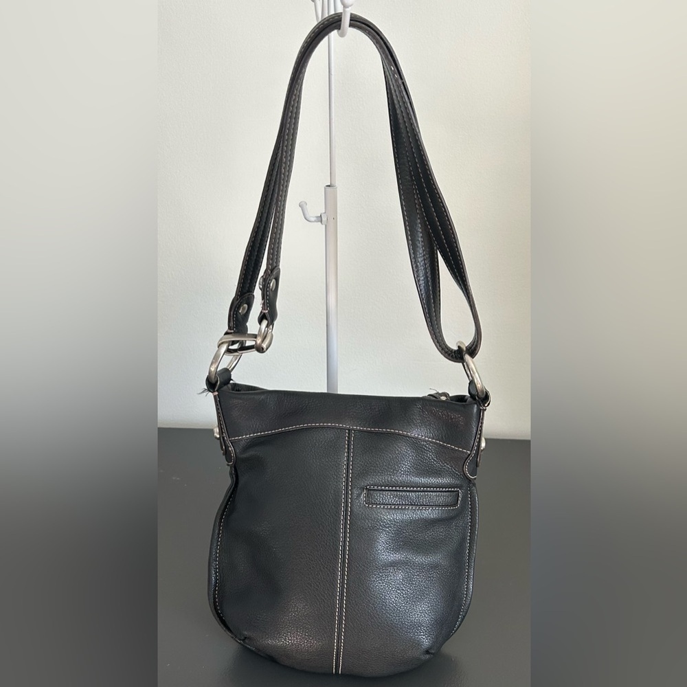 B. Makowsky Black Leather Shoulder Bag Buckle crossbody - Picture 5 of 14